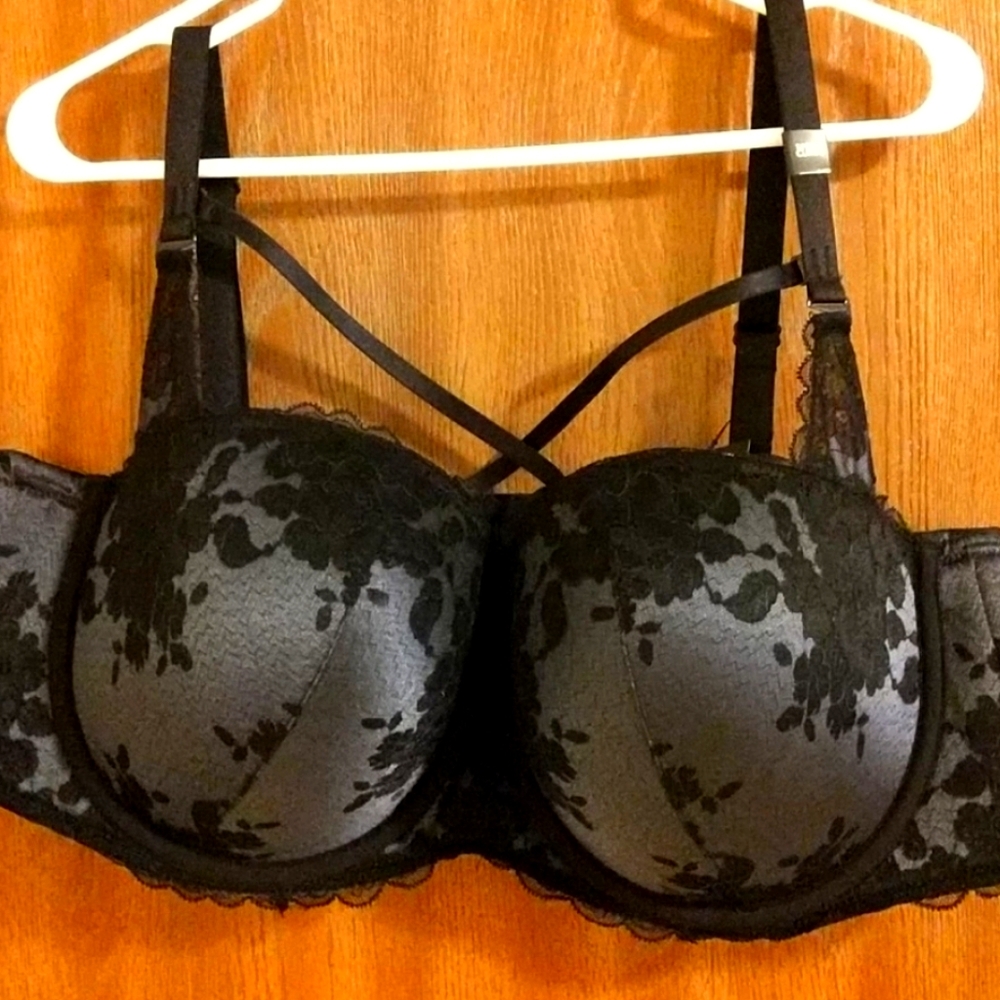 EUC, Torrid 6 way wear strappy cage bra. 44B